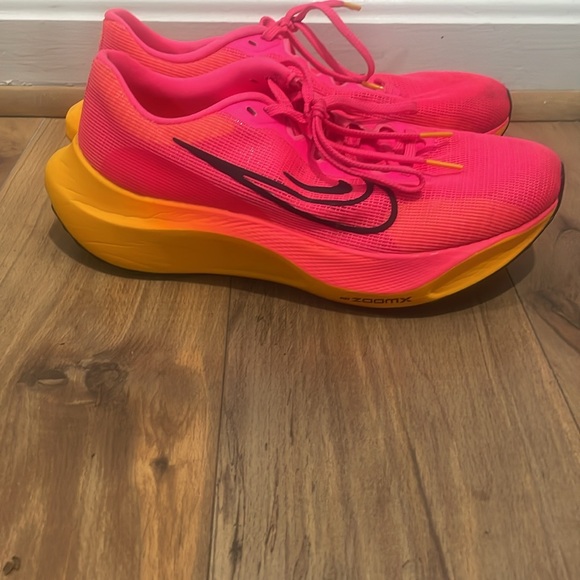 Nike Zoom Fly 5 in Hyper Pink (Size 9) - Picture 4 of 8